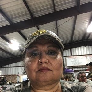 Meet your Posher, Devora